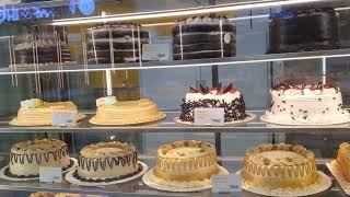 GOLDILOCKS BER MONTHS CAKE DISPLAY LUSCIOUS CAKE SIGNATURE TIRAMISU MANGO DREAM AND CHOCOLATE ROLLS