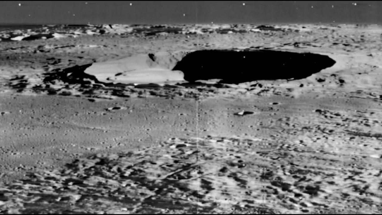 Qué se oculta en la Luna? - what is hidden on the moon? - YouTube