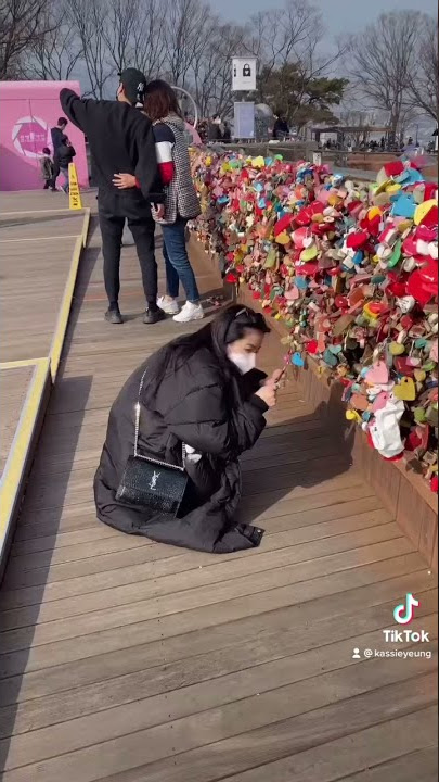 *flies to korea* to cut off love lock at Namsan Tower ✂️🔐💖