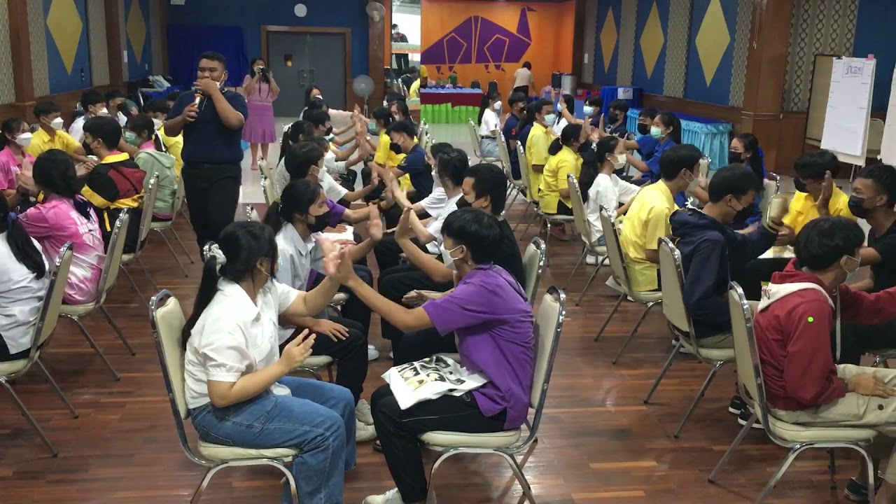 เกม ปรบมือดังๆ ครูพี่เอก