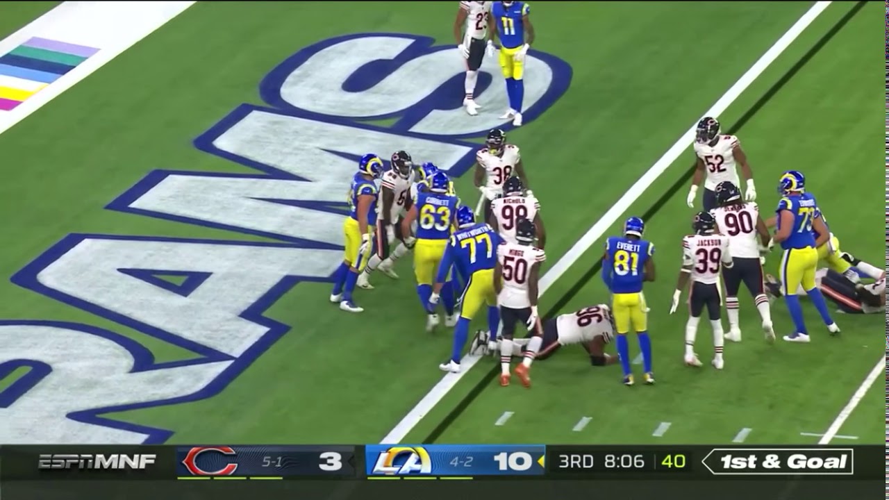 Смотреть «Malcom Brown runs it in for a touchdown Bears Vs Rams» на YouTube Смотреть «Malcom Brown runs it in for a touchdown Bears Vs Rams» на YouTube