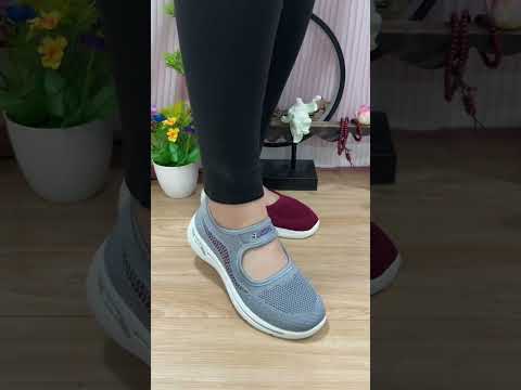 حذاء سنيكرز كاجوال ذو نعل ناعم من الماركة الأمريكية