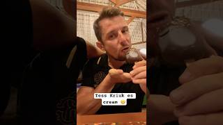 Download Lagu Tess Kriuk es cream 😋 #travel #holiday #escream #engak #love MP3