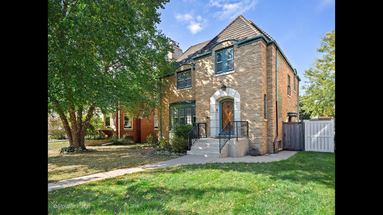 Video tour 1227 N East, Oak Park 