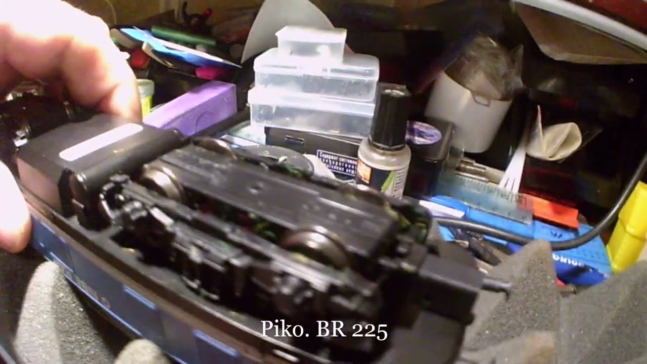 Piko. BR 225. НО1:87. Небольшой ремонт. Piko. BR 225. НО1:87. Small repair.