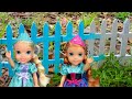 Painting a fence ! Elsa &amp; Anna toddlers - outdoors fun - Barbie