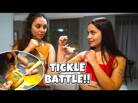 TICKLE FIGHT!! | 🔥Laurinha VS Jess🔥