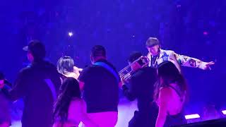 PESO PLUMA ft BECKY G - CHANEL en los premios Latin american music awards 🎙🎶🎵 #pesopluma