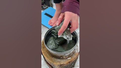 Girl survives WINTER 🥶👩 #camping #survival #bushcraft #outdoors #lifehack