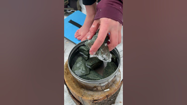 Girl survives WINTER 🥶👩 #camping #survival #bushcraft #outdoors #lifehack