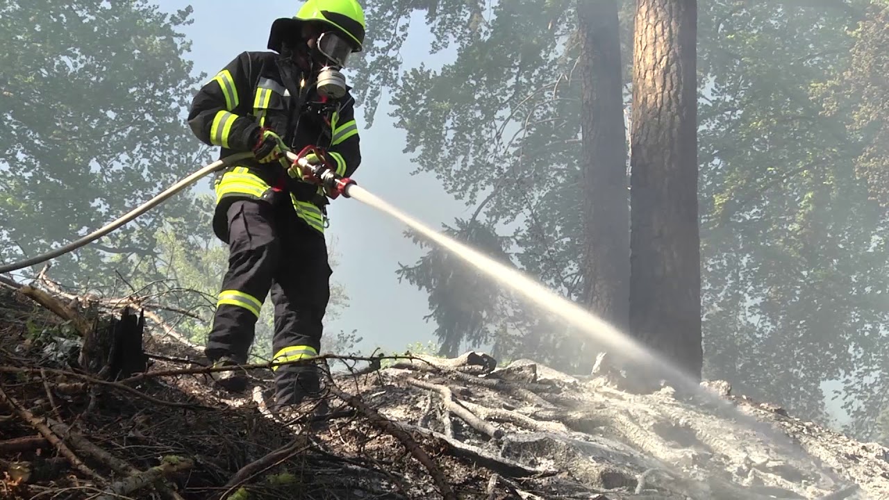 Brand im Meulenwald: Über 100 Feuerwehrleute im Einsatz
