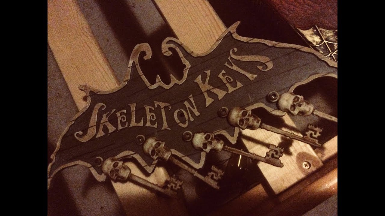 Skeleton Keys Review | Spirit Halloween