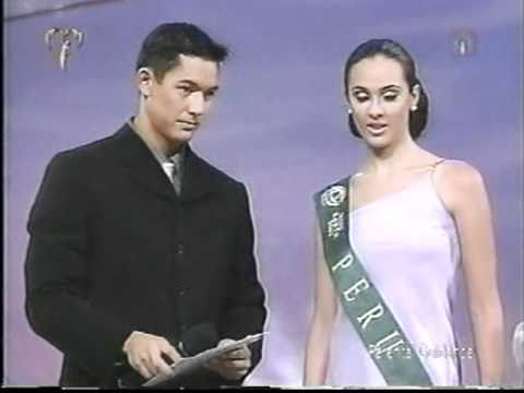 CLAUDIA ORTIZ DE ZEVALLOS En Miss Earth 2002