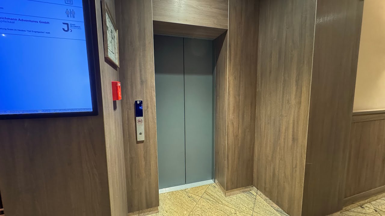 2017 Schmitt+Sohn Aufzug in einem Rebstock Best Western Hotel in Würzburg