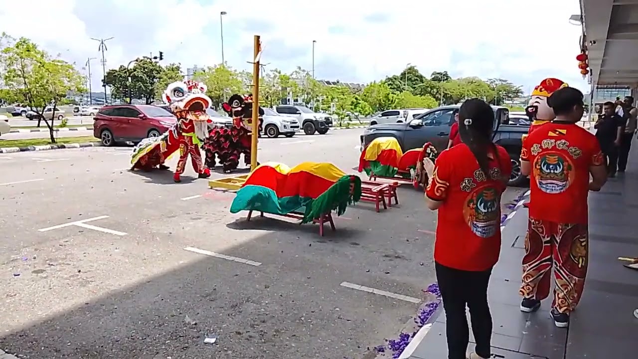 AKTIVITI TARIAN SINGA HAPPY CHINESE NEW YEARS FROM AMIGO HOTEL BINTULU 