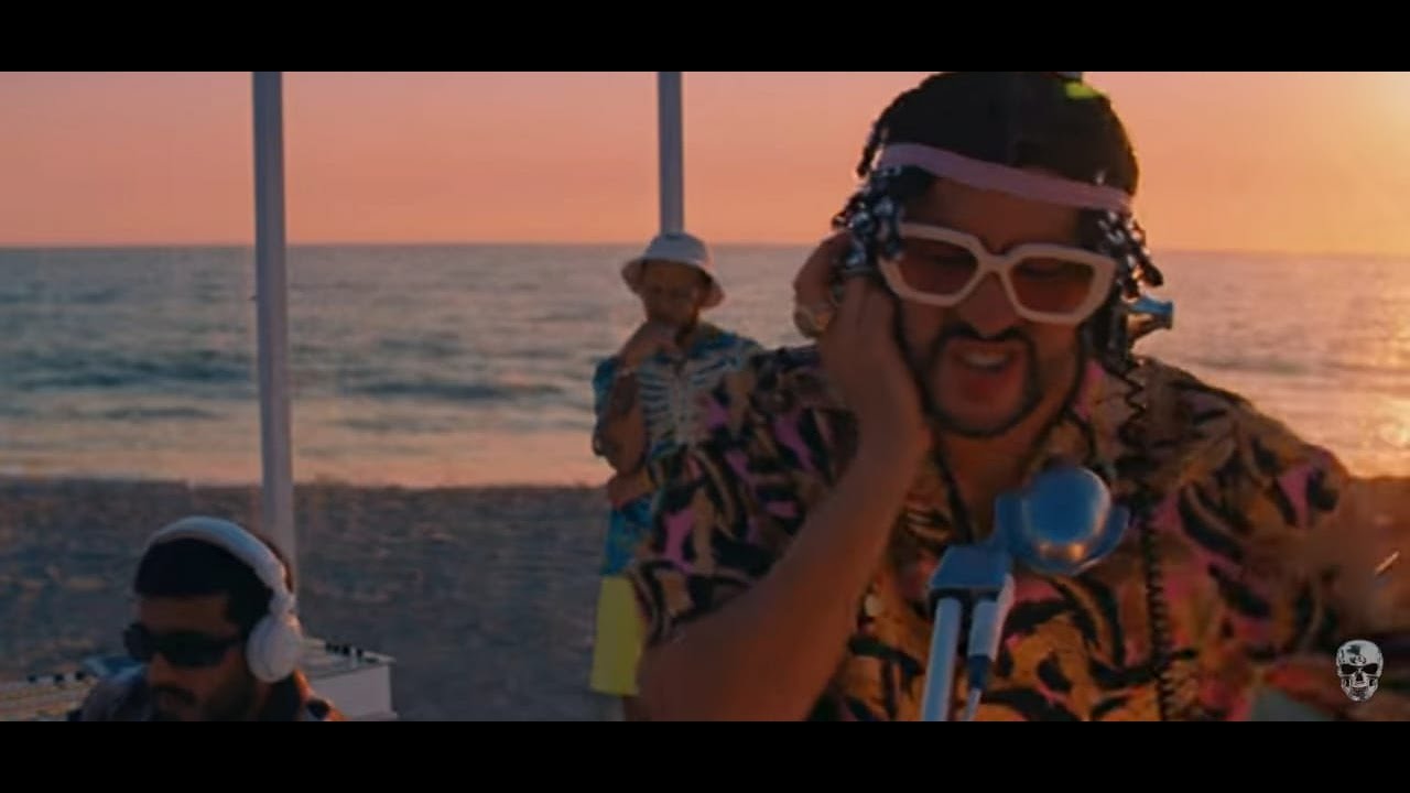 Bad Bunny, Jhay Cortez Dakiti (Letras) YouTube