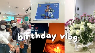 birthday vlog 🎂: eat, shopping, go to the mall, arranging flowers, etc. 💐🍜🛍️ | halcyrence