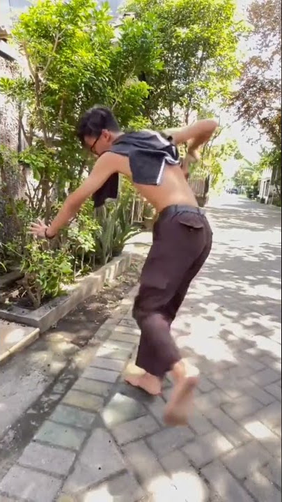 Download lagu slebew...masnya lagi apa...