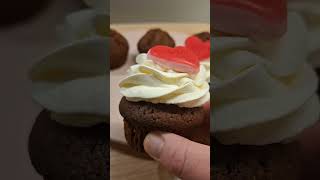 Helpot suklaamuffinssit ystävänpäiväksi!  #valentine #baking#delicious #chocolate #easyrecipe