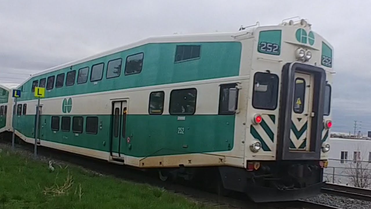 Go Transit 252 OLD CAB CAR 252! GO Transit 628 with 252 at Cooksville! 4/19/2023 - YouTube