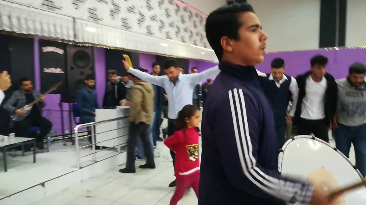 Göze kaya köyü gençleri Halay da beli oluyor