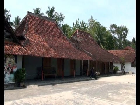 Ratusan Rumah Adat Khas Ponorogo Masih Bertahan - YouTube Ratusan Rumah Adat Khas Ponorogo Masih Bertahan - YouTube