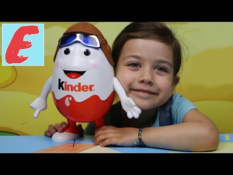 ემილიასთან დიდ კინდერს მოაქვს სათამაშოები