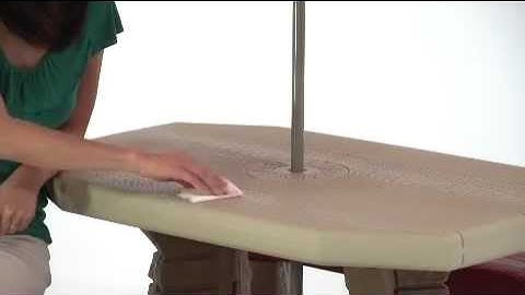 Step2 Naturally Playful Picnic Table with Umbrella