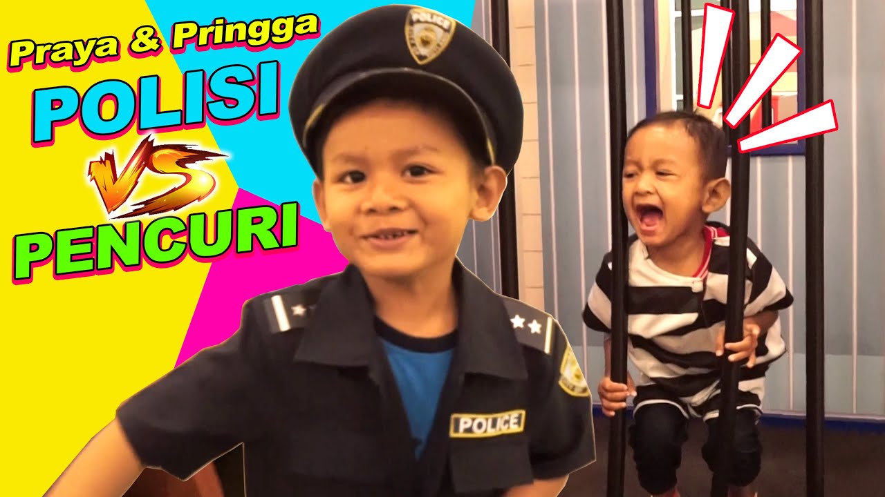 Pringga dan Praya Jadi Polisi | Bermain Pakai Kostum Polisi