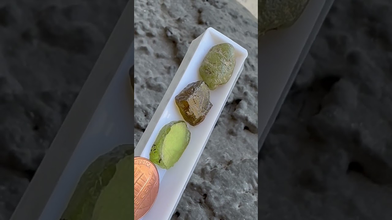 sphene-rough-madagascar-ravenstein