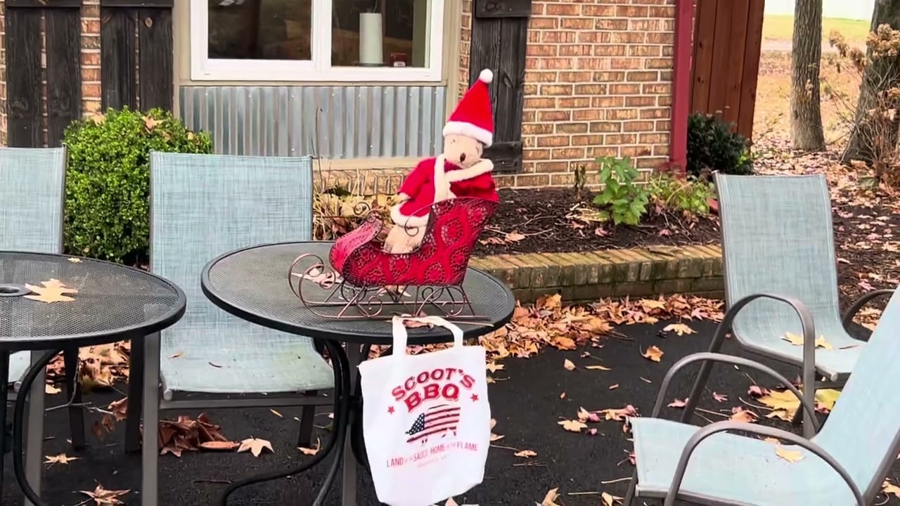 Scoots BBQ Gloucester Va Santa stops in for some BBQ well sorta