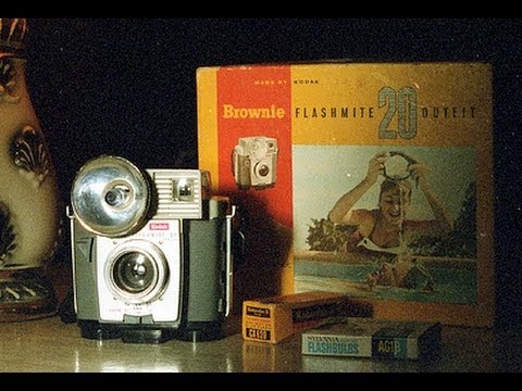 1960 Kodak Brownie Flashmite 20 film camera 