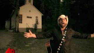 Toby Keith Admits He Can Hold a Grudge