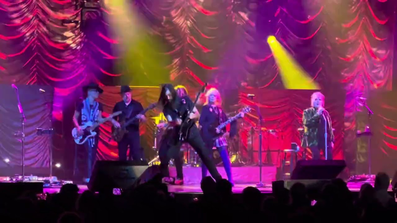 Barracuda by Heart Live in Concert in Bakersfield CA