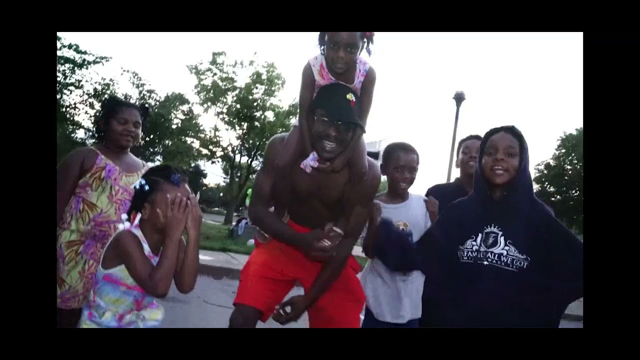 Thafamilyawg Chaz - Keep Going ( I Cant See) Official Video