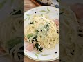 Spaghetti with smoked salmon and spinach