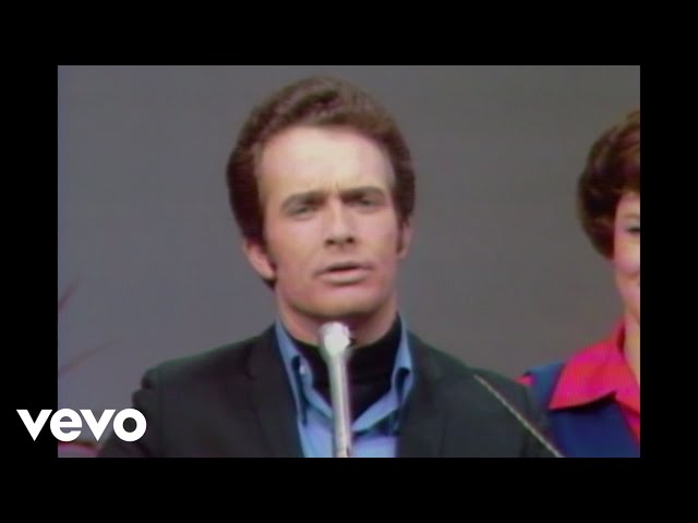 Merle Haggard - Okie From Muskogee (Live) class=