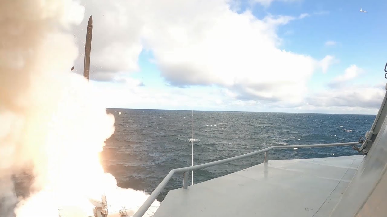 В АНАДЫРСКОМ ЗАЛИВЕ КОРВЕТ «ГРЕМЯЩИЙ» ТИХООКЕАНСКОГО ФЛОТА ПОРАЗИЛ ...