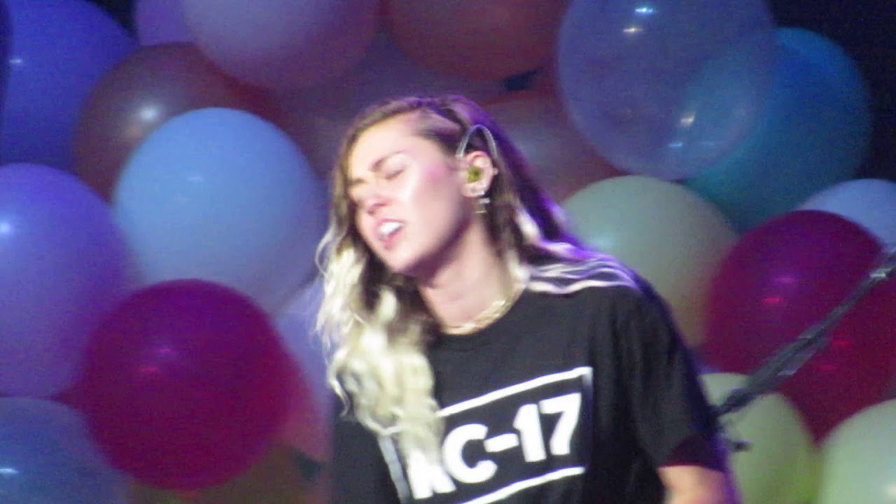 Miley Cyrus "Malibu" at BLI Summer Jam 2017 - YouTube
