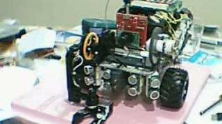 Eği̇ti̇m Amaçli Gezgi̇n Robot