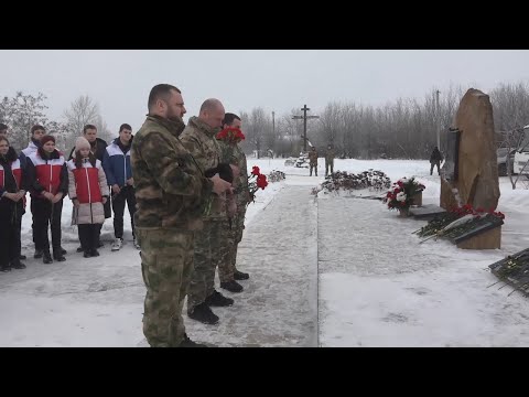Сотрудники МВД ЛНР почтили память участников Чернухино-Дебальцевской операции