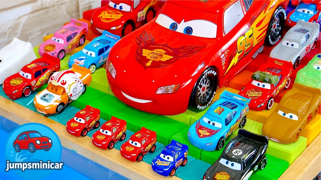 希少DisneyPixar Cars ミニカーセットDisney Parks限定 Disney Cars Mini Racers 3pack Radiator Springs Race & Rescue