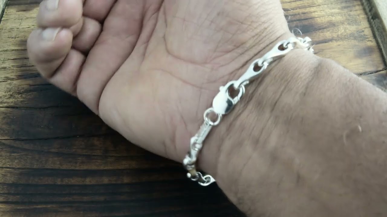 6mm Silver Twisted 8 Bracelet. Strong .925 Sterling Silver chain links.