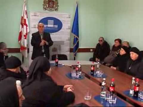 ვახტანგ ყოლბაიამ ომში დაღუპული მეომრების მშობლებსა და ომის მონაწილე ინვალიდ ფეხბურთელებს შეხვდა