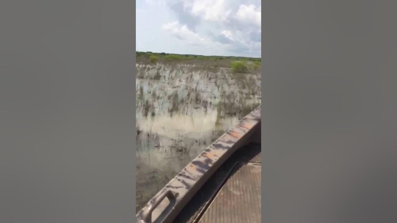 23 hp Copperhead Surface Drive Mud Motor and a 15/44 Skiff - YouTube