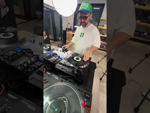 Scratching 🎚️🔥 #dj #djay #scratch #scratchdj #hiphop #turntable