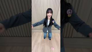 What's in #YUNHA 's bag..(?)???? #UNIS #유니스 #방윤하