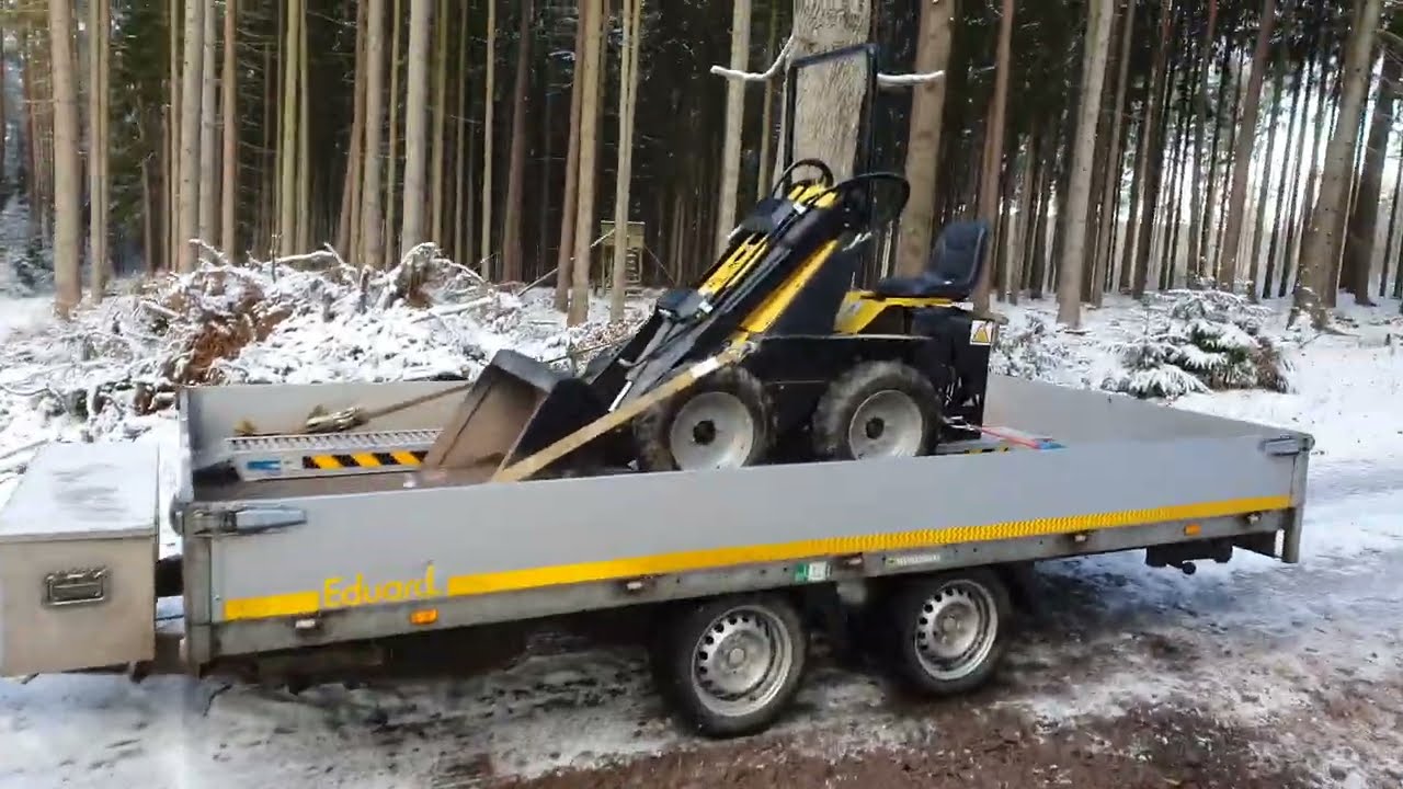 Kleine Wegebauaktion im Wald