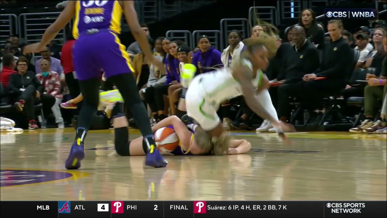 Samuelson's HEAD Gets Landed On During Loose Ball | L.A. Sparks vs Minnesota Lynx