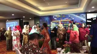 Goyang pinggul & perut ala Irma Darmawangsa